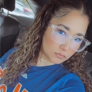 Meet your Posher, Angela